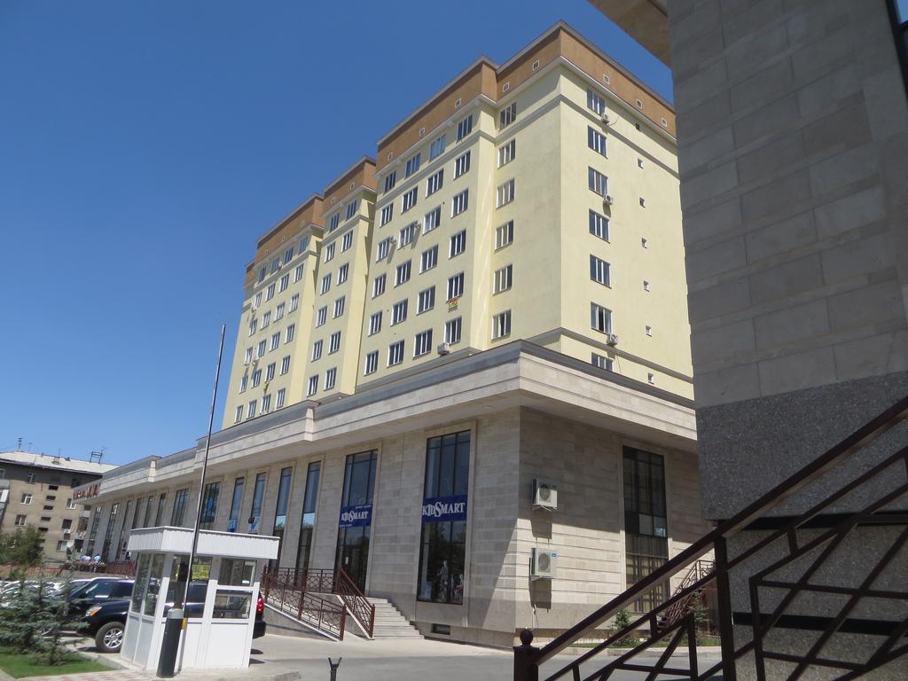 Bishkek Maximus Apartament 2 エクステリア 写真