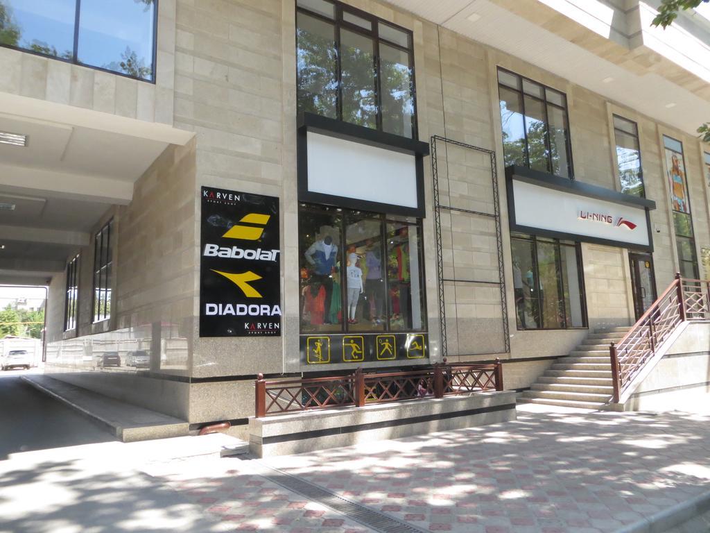 Bishkek Maximus Apartament 2 エクステリア 写真