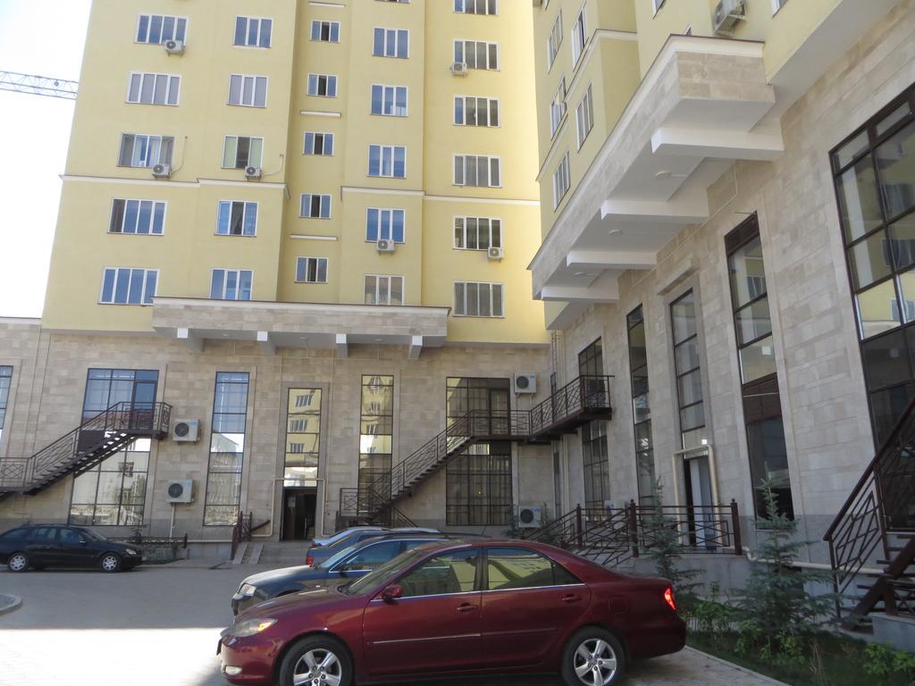 Bishkek Maximus Apartament 2 エクステリア 写真